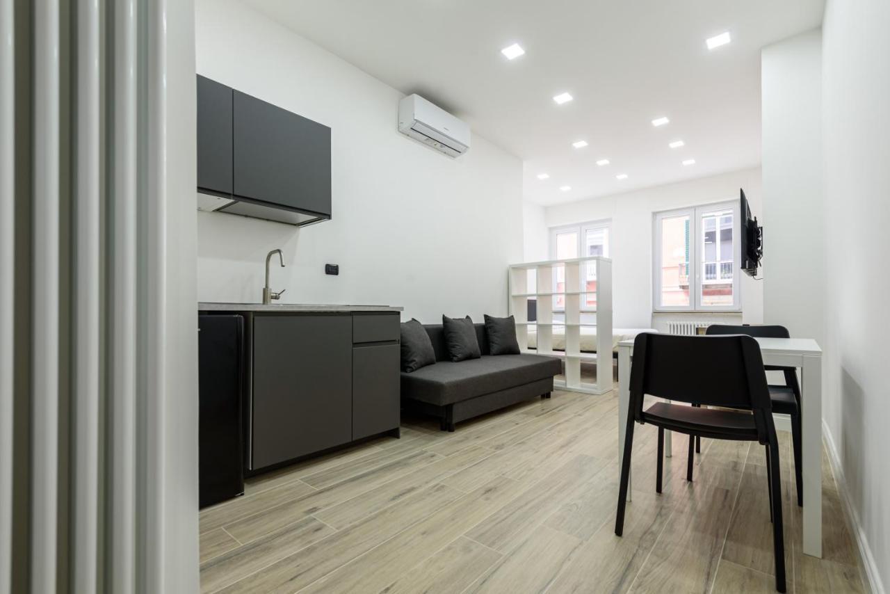 Tommaseo Seaside Apartments เนเปิลส์ ภายนอก รูปภาพ