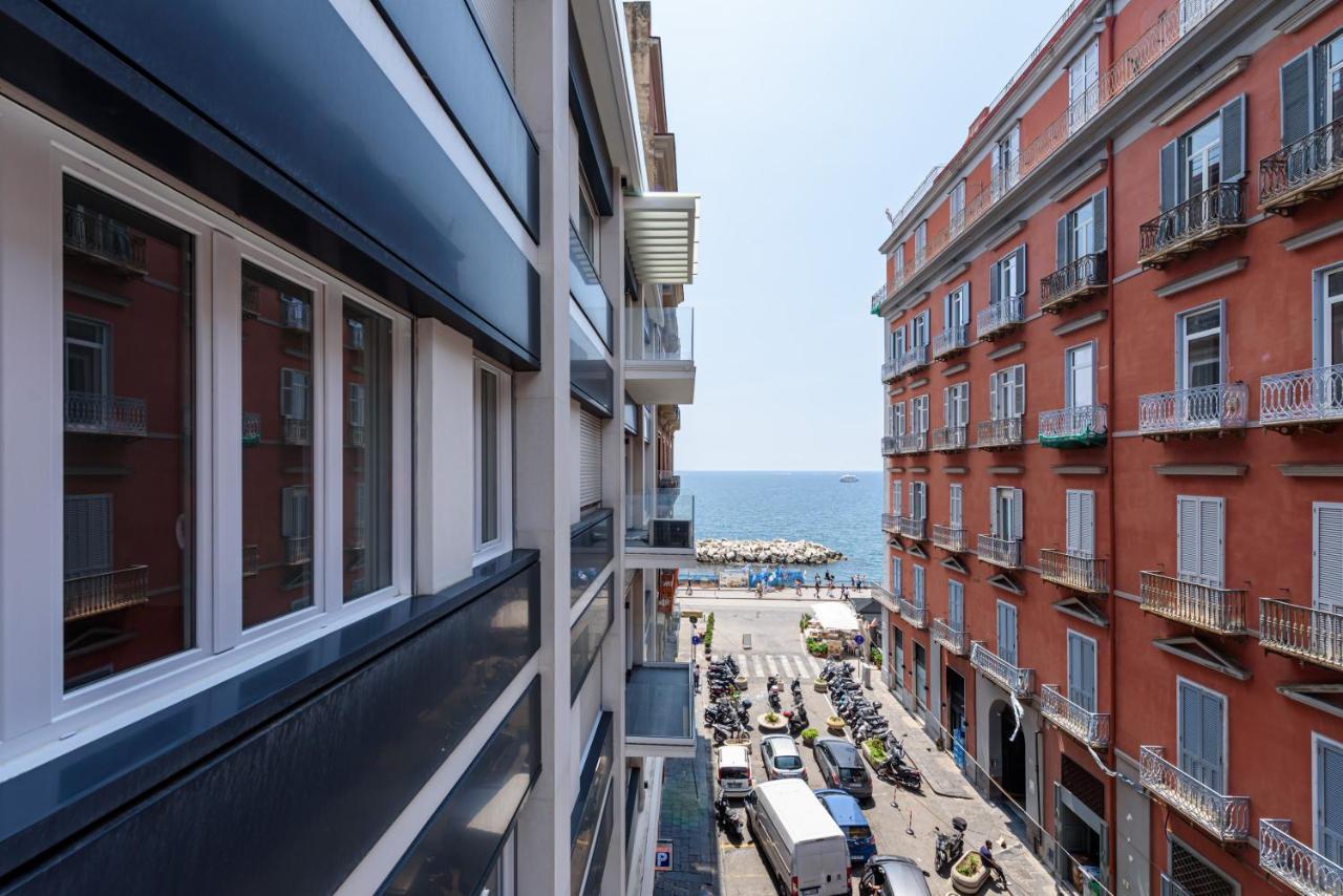 Tommaseo Seaside Apartments เนเปิลส์ ภายนอก รูปภาพ