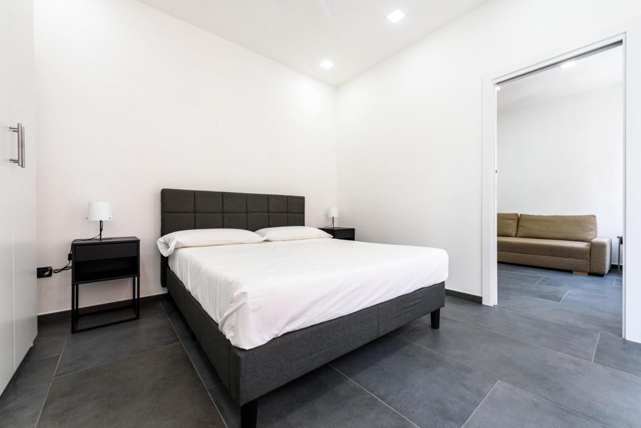 Tommaseo Seaside Apartments เนเปิลส์ ภายนอก รูปภาพ